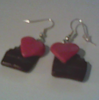 Tablette de chocolat avec un petit coeur rouge